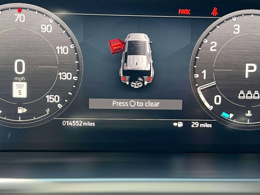 Used 2024 Land Rover Defender 110 X-Dynamic SE AWD/4WD image 26
