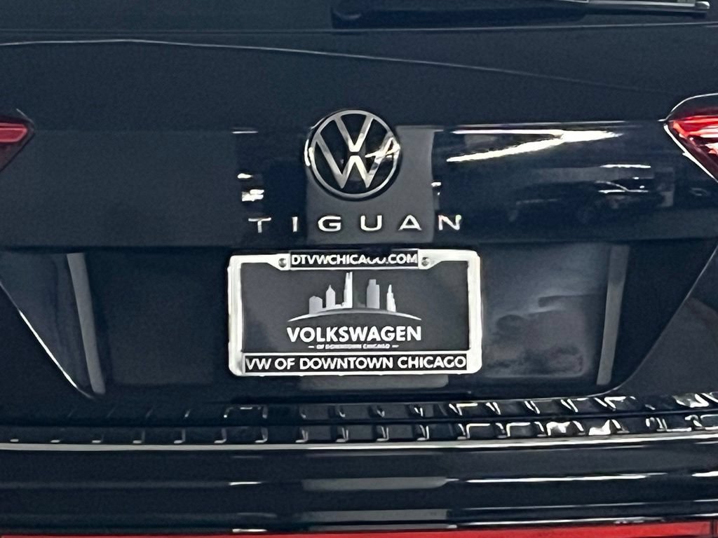 Certified 2023 Volkswagen Tiguan SE R-Line AWD/4WD image 34