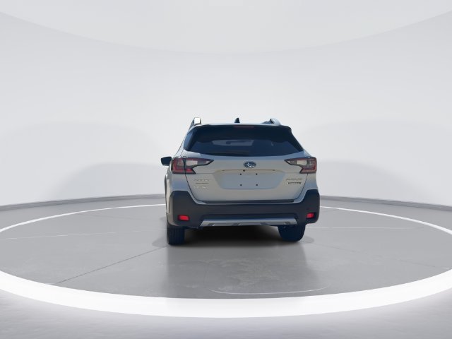 Used 2025 Subaru Outback Touring XT AWD/4WD image 7