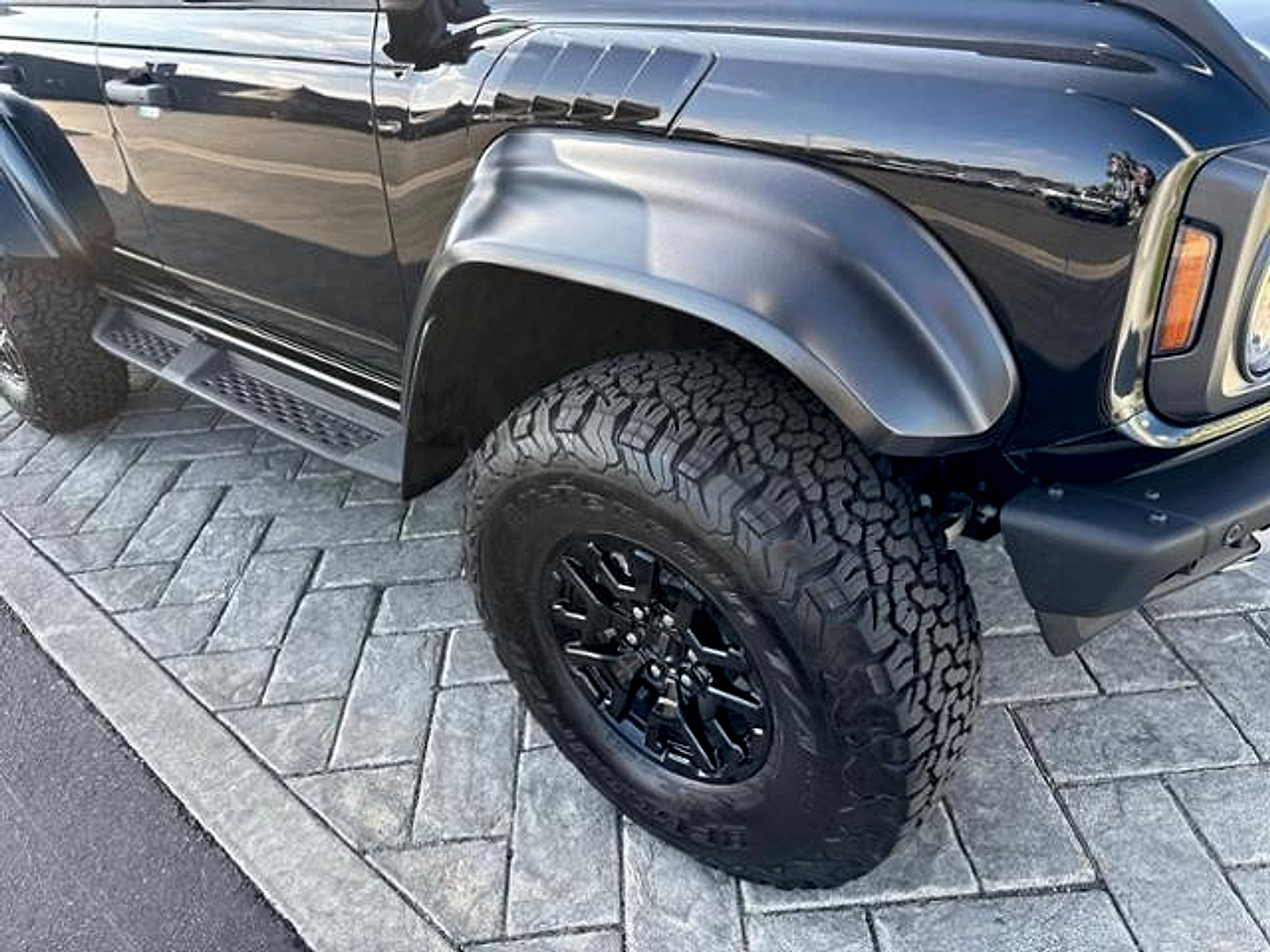 Used 2025 Ford Bronco Raptor w/ Interior Carbon Fiber Pack AWD/4WD image 4