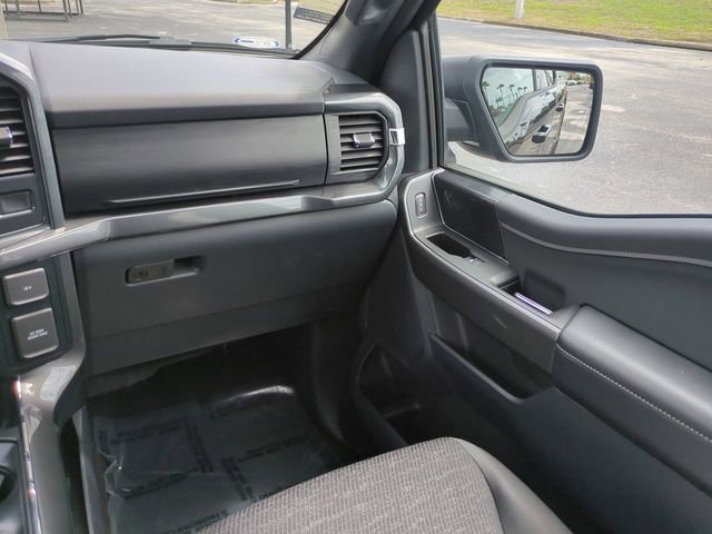 Certified 2022 Ford F150 XLT w/ Equipment Group 302A High image 18