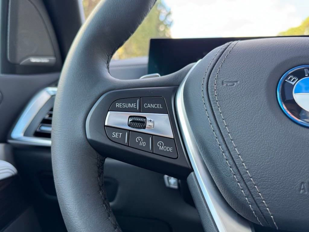 Used 2025 BMW X5 xDrive50e w/ Premium Package image 25