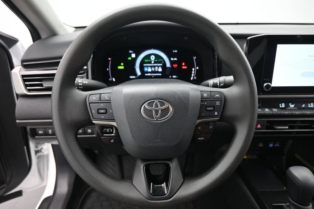 Used 2025 Toyota Camry LE FWD image 11