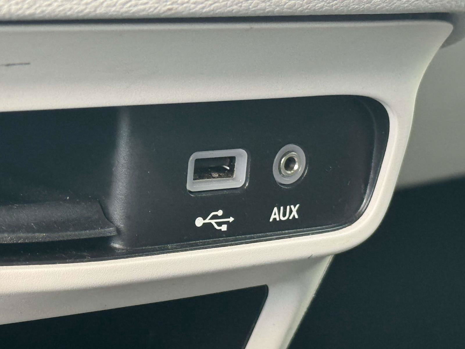 Used 2017 Chrysler Pacifica LX FWD image 7