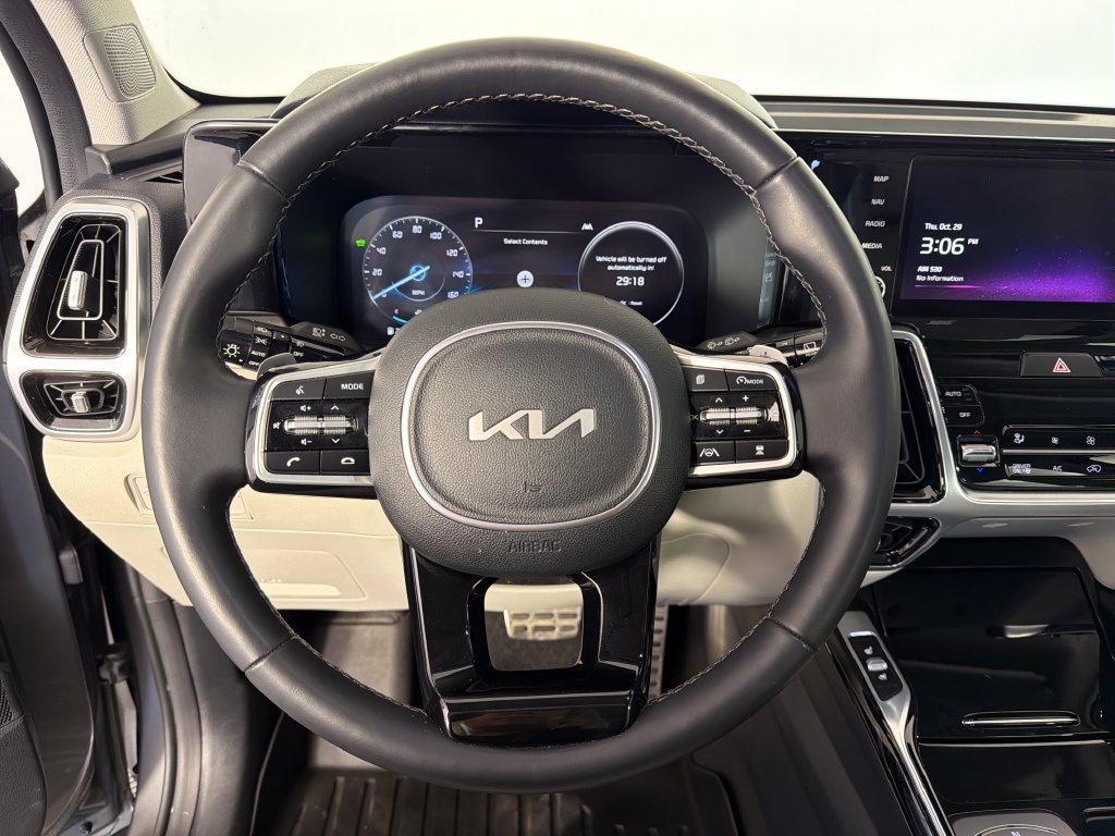 Used 2023 Kia Sorento SX Prestige w/ Panoramic Sunroof Package AWD/4WD image 13