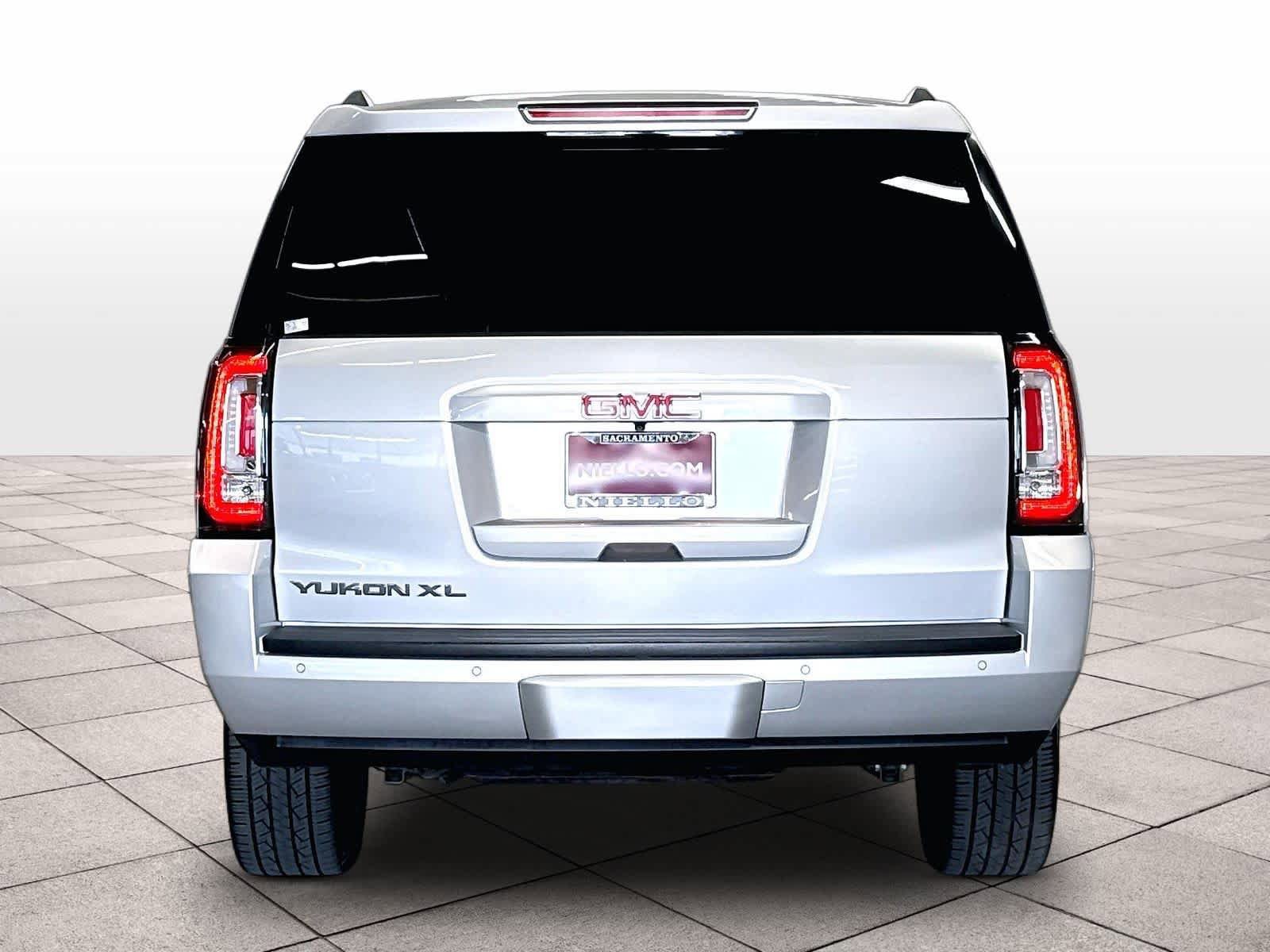 Used 2017 GMC Yukon XL SLT AWD/4WD image 7