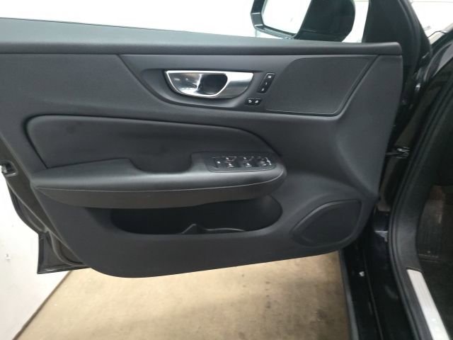 Used 2024 Volvo S60 B5 Core image 17