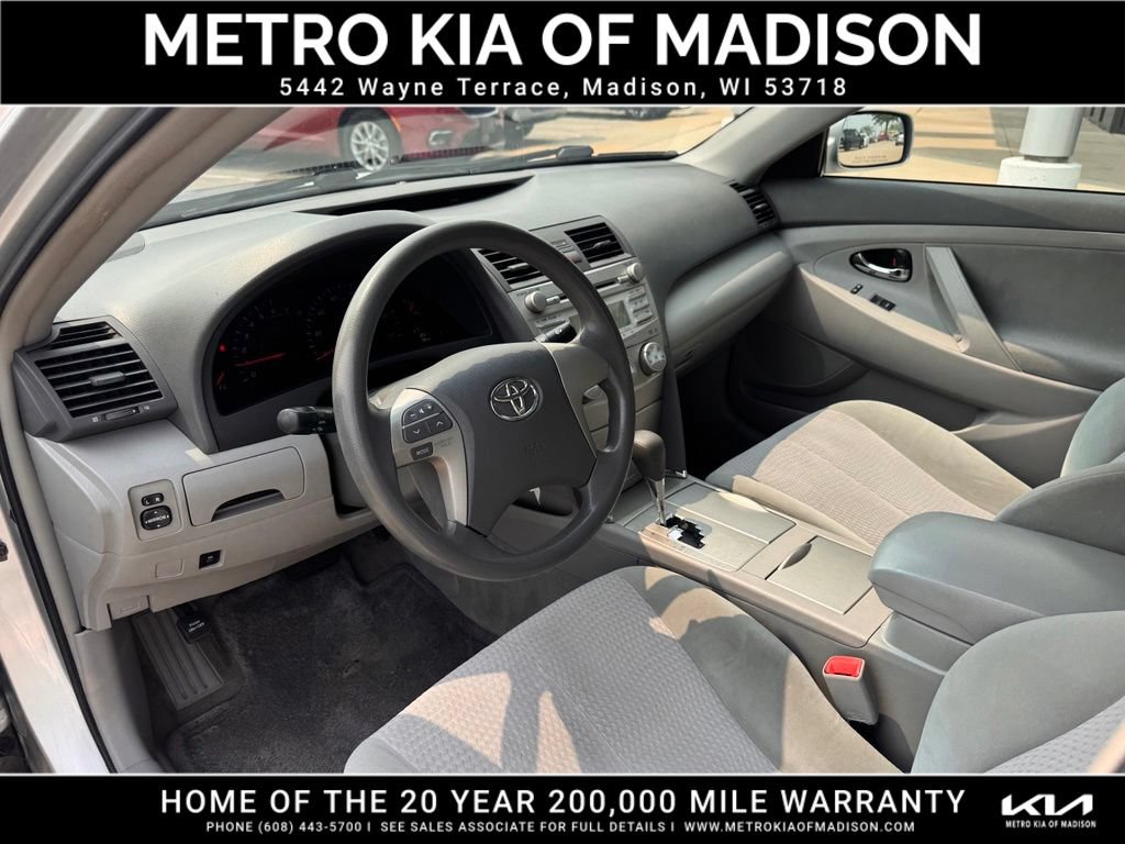 Used 2011 Toyota Camry LE FWD image 11
