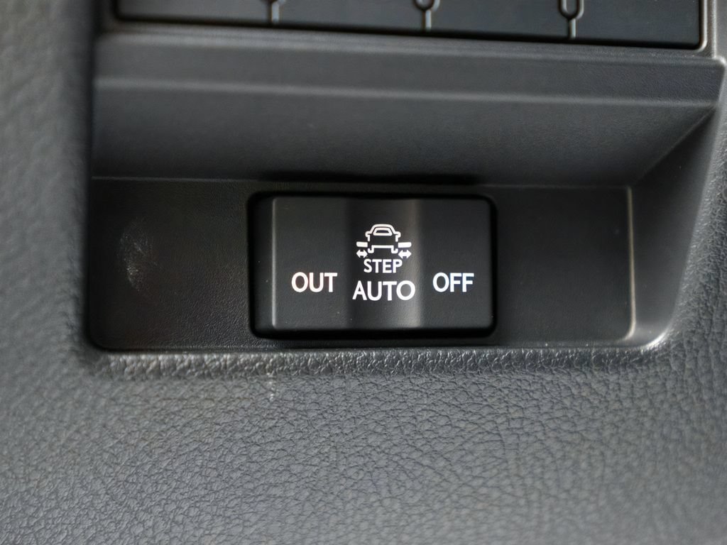 Used 2024 Lexus GX 550 w/ Cold Area Package AWD/4WD image 26
