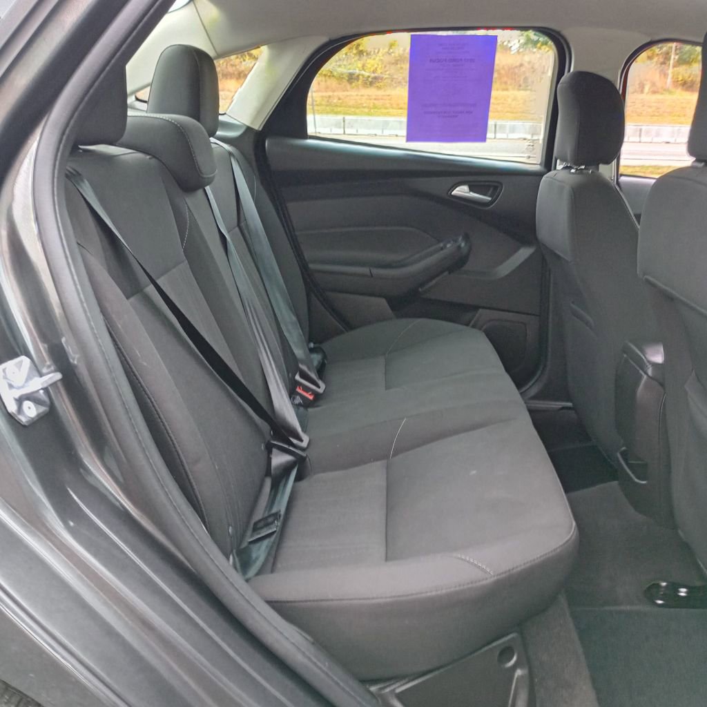 Used 2017 Ford Focus SE image 19