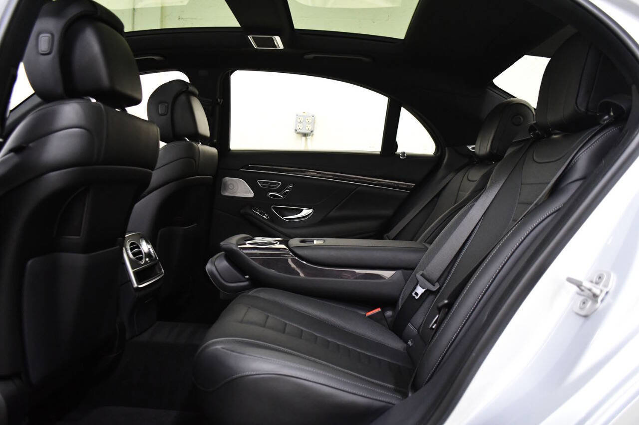 Used 2018 Mercedes-Benz S 560 4MATIC Sedan image 16