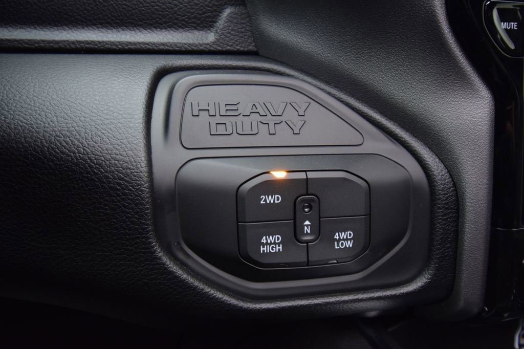 New 2026 RAM 3500 Laramie AWD/4WD image 24