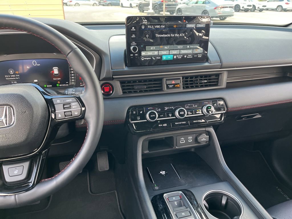 Certified 2025 Honda Pilot Black Edition image 19