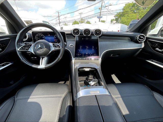 Used 2024 Mercedes-Benz GLC 300 4MATIC image 9