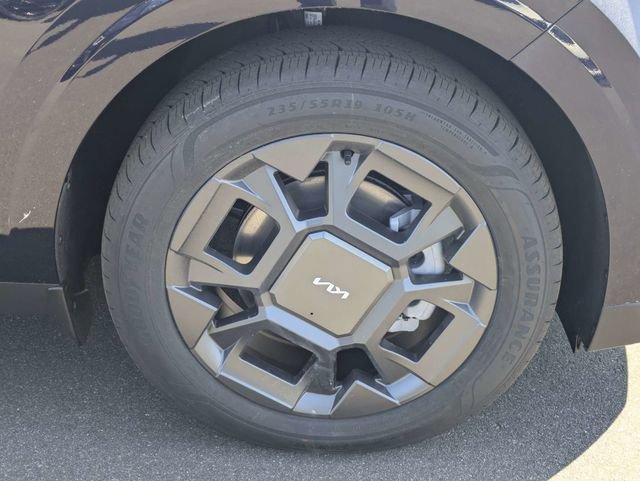New 2026 Kia Carnival EX FWD image 11