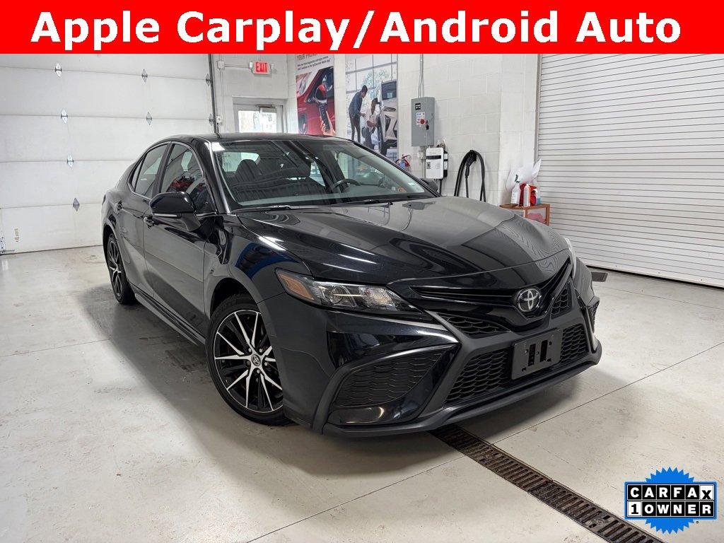 Used 2023 Toyota Camry SE image 1