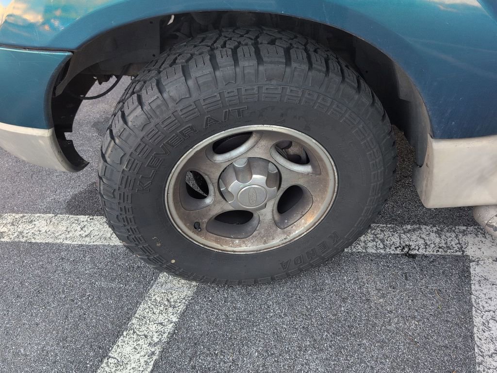 Used 2002 Ford Explorer Sport Trac 2WD image 5