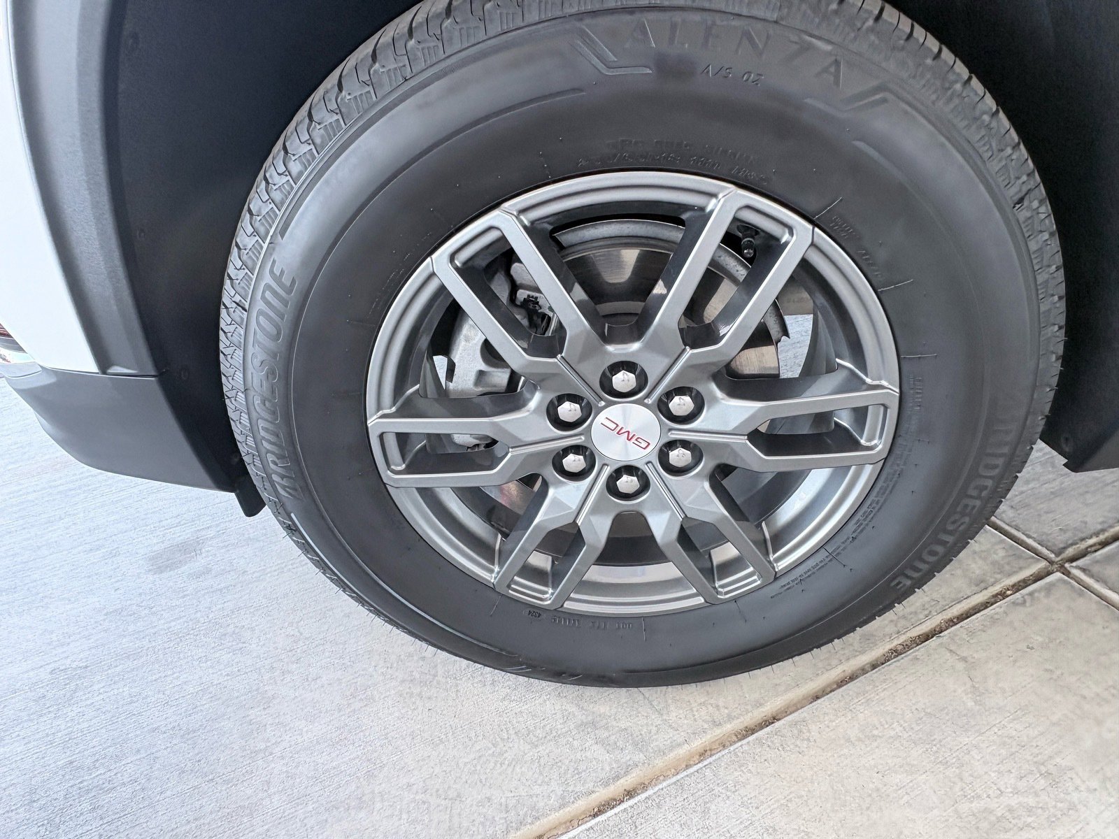 Used 2025 GMC Acadia Elevation image 29