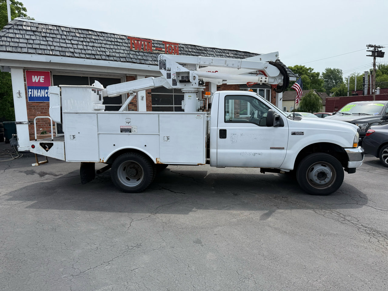 Used 2003 Ford F550 2WD Regular Cab Super Duty image 6