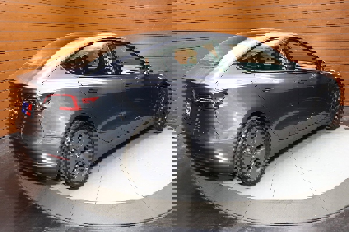 Used 2023 Tesla Model 3 Standard Range image 26