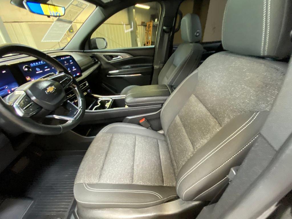 Used 2026 Chevrolet Traverse LT w/ Driver Confidence Package FWD image 22