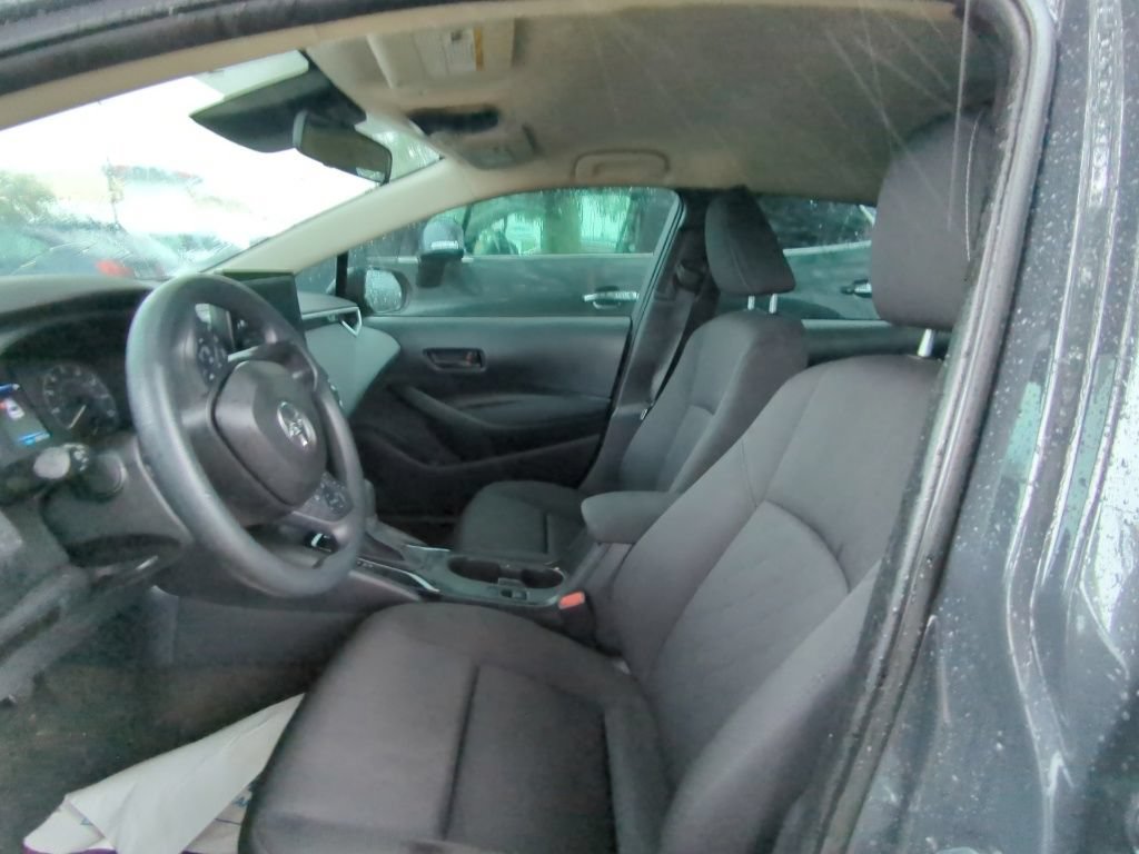 Used 2025 Toyota Corolla LE FWD image 6