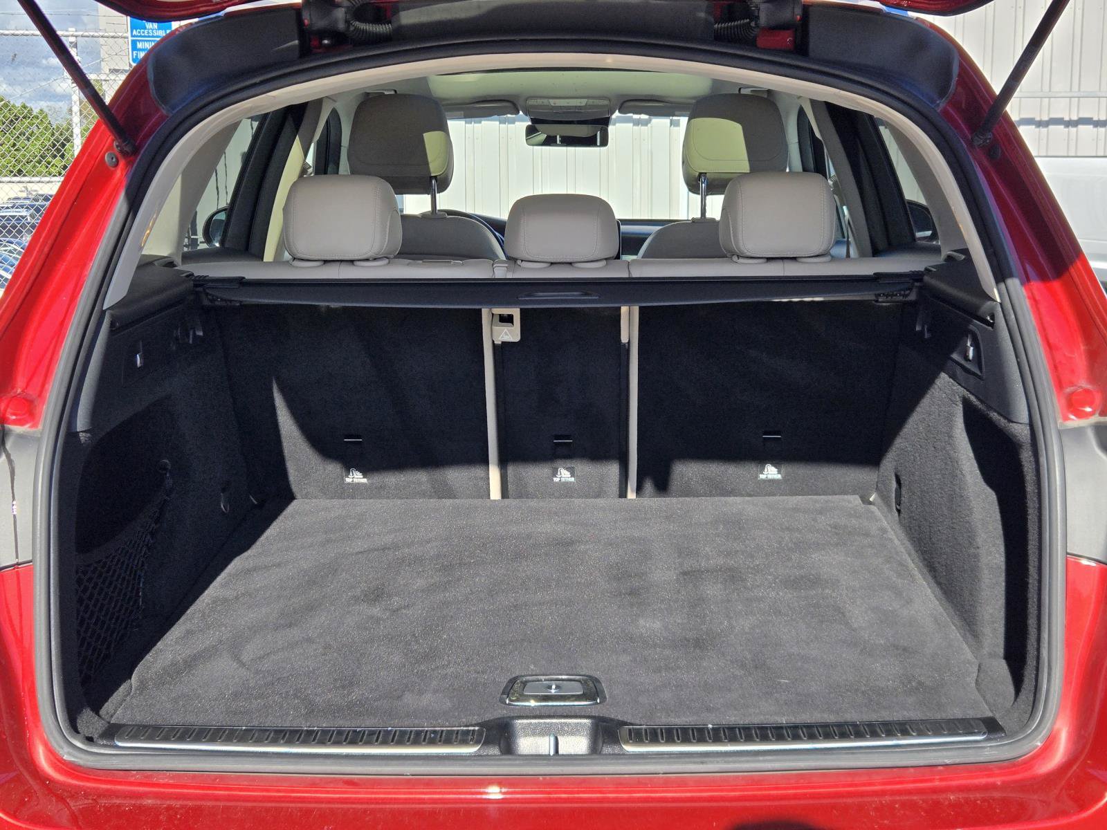 Used 2022 Mercedes-Benz GLC 300 w/ Premium Package Lite image 25