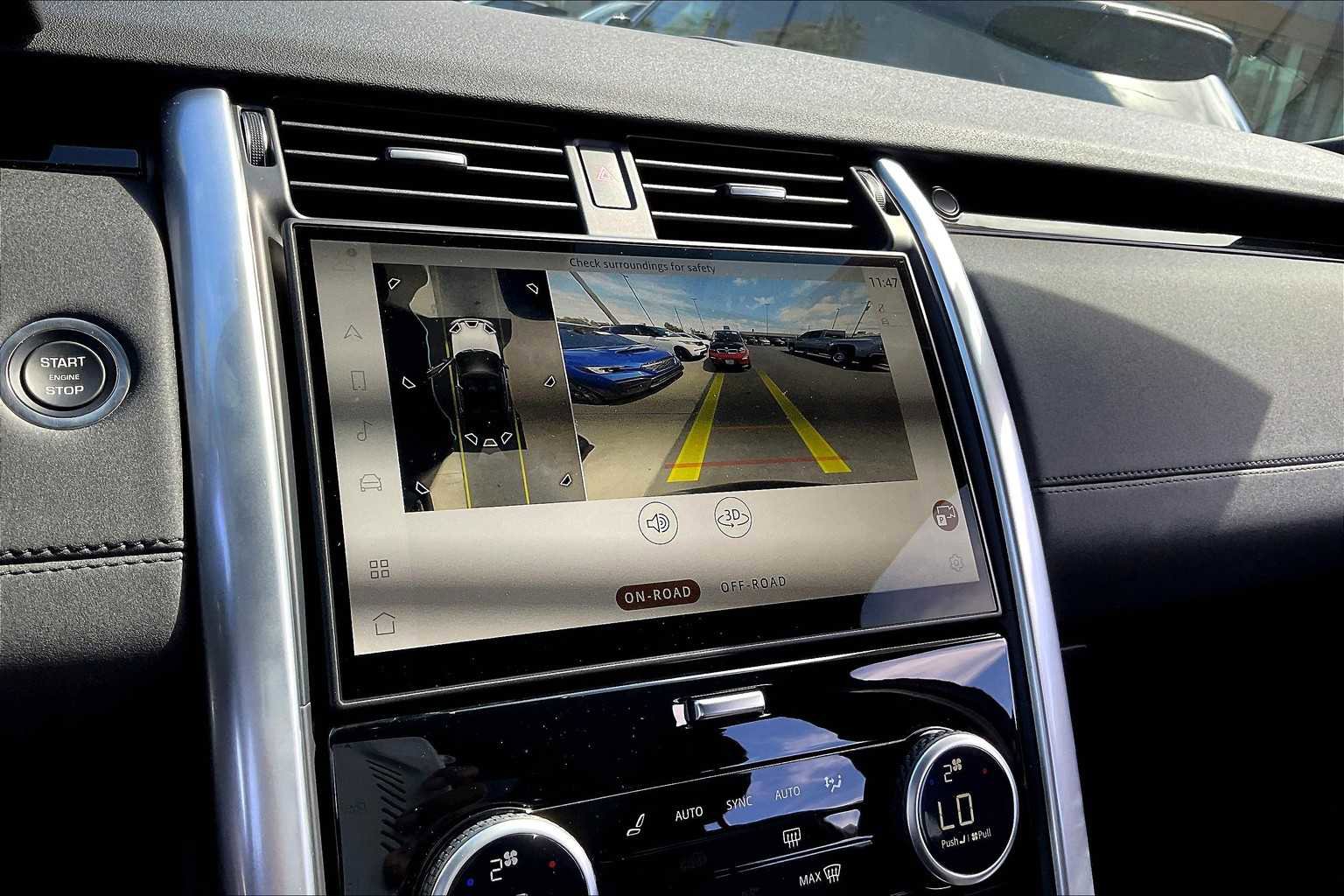 Used 2025 Land Rover Discovery S image 24