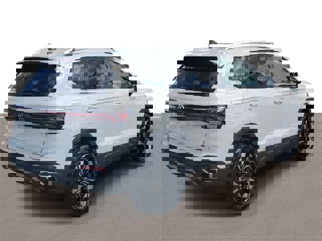 Certified 2025 Volkswagen Taos SE w/ Panoramic Sunroof Package image 4