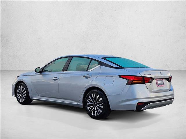 Used 2024 Nissan Altima 2.5 SV FWD image 8