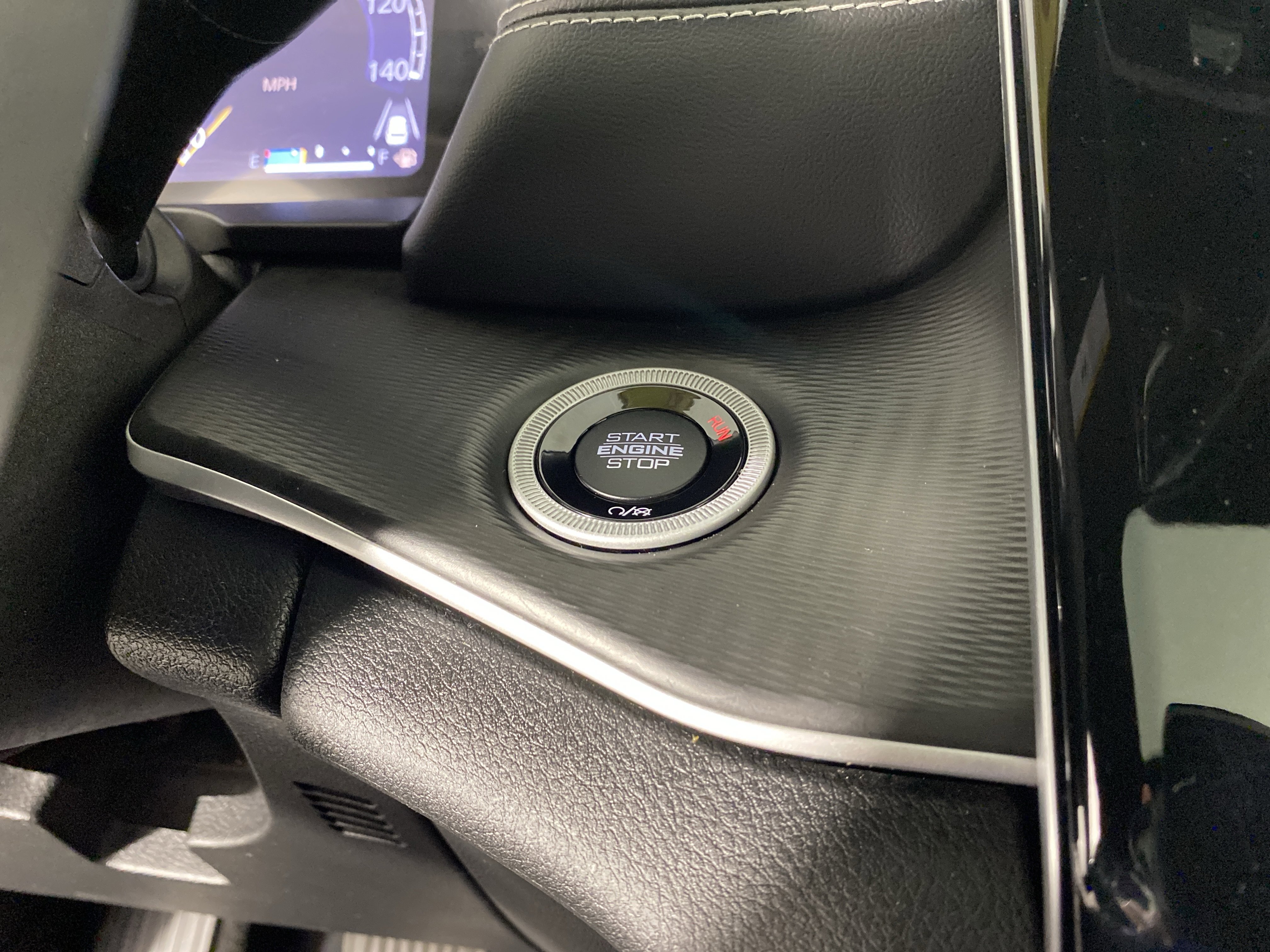 Used 2023 Jeep Grand Cherokee L Laredo image 25