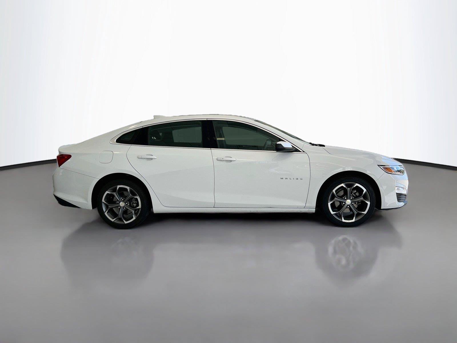 Used 2024 Chevrolet Malibu LT FWD image 16