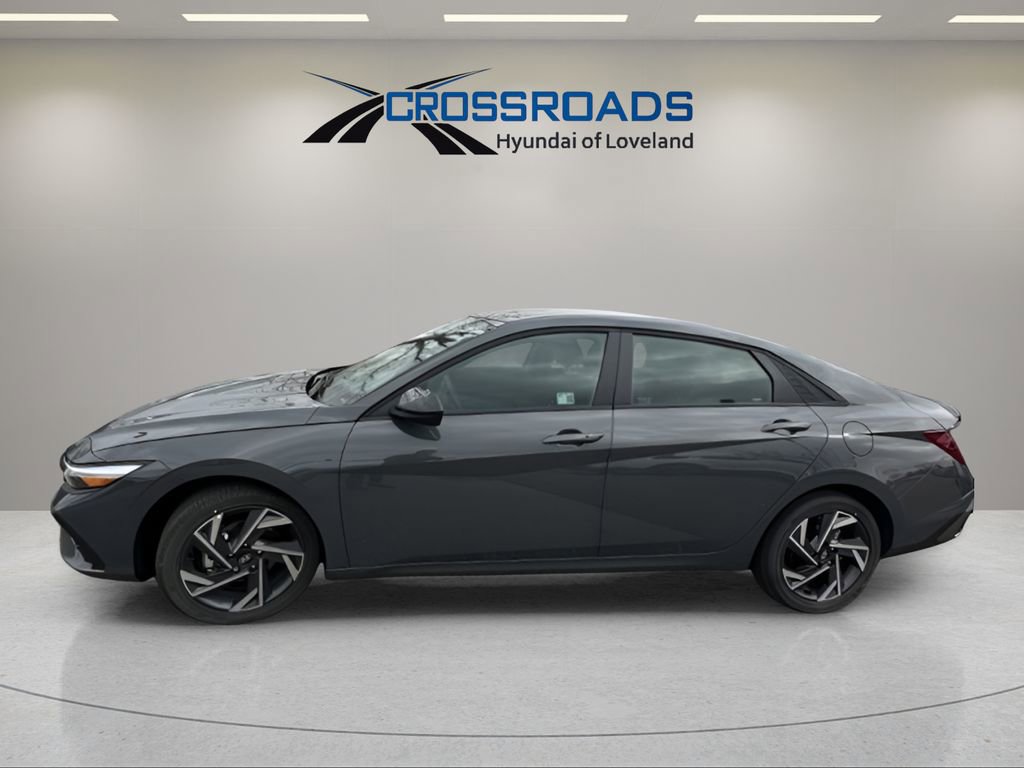 Used 2025 Hyundai Elantra SEL image 8