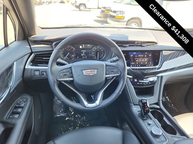 Used 2025 Cadillac XT6 Premium Luxury image 20