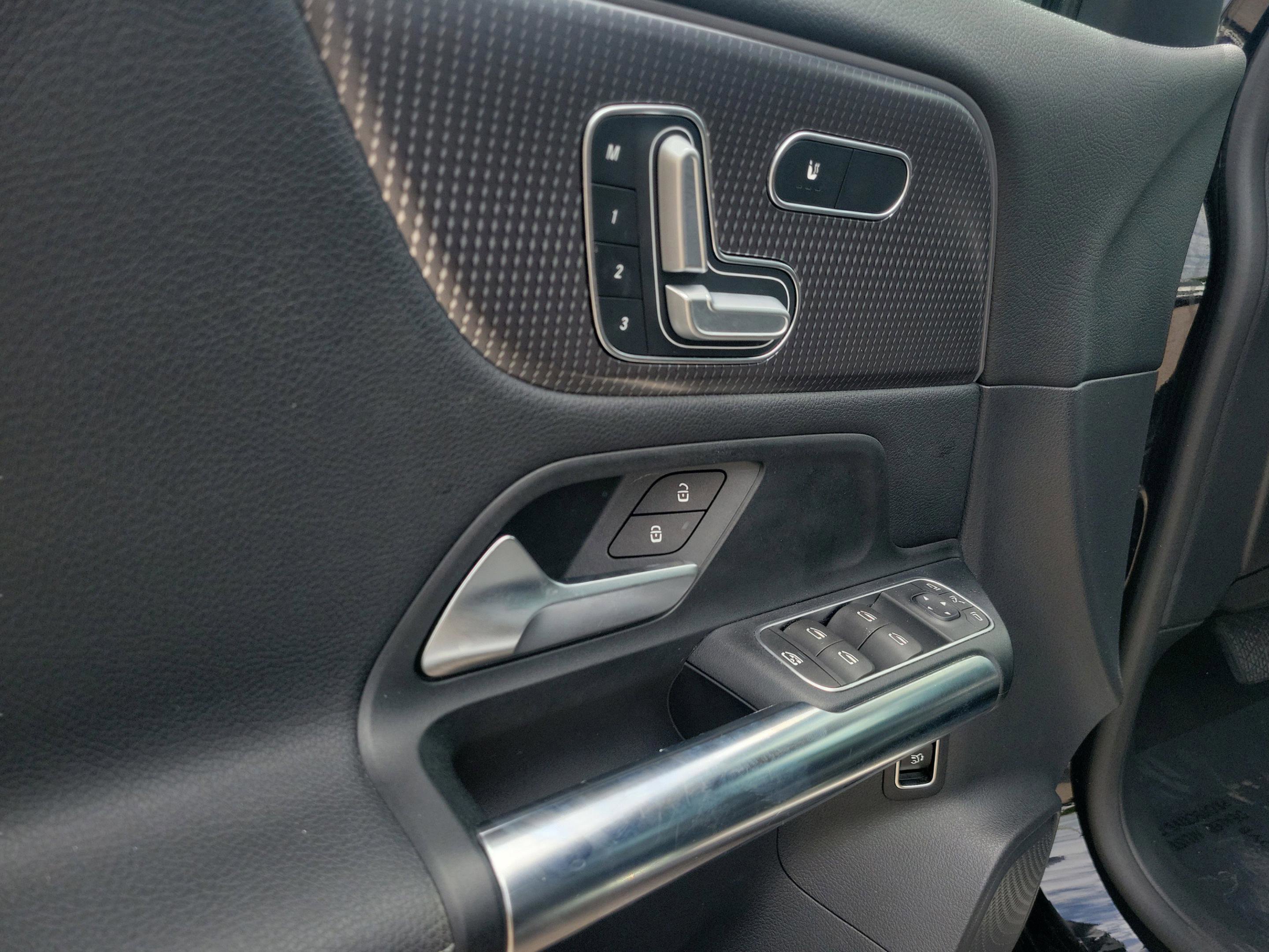 Certified 2022 Mercedes-Benz GLA 250 image 17
