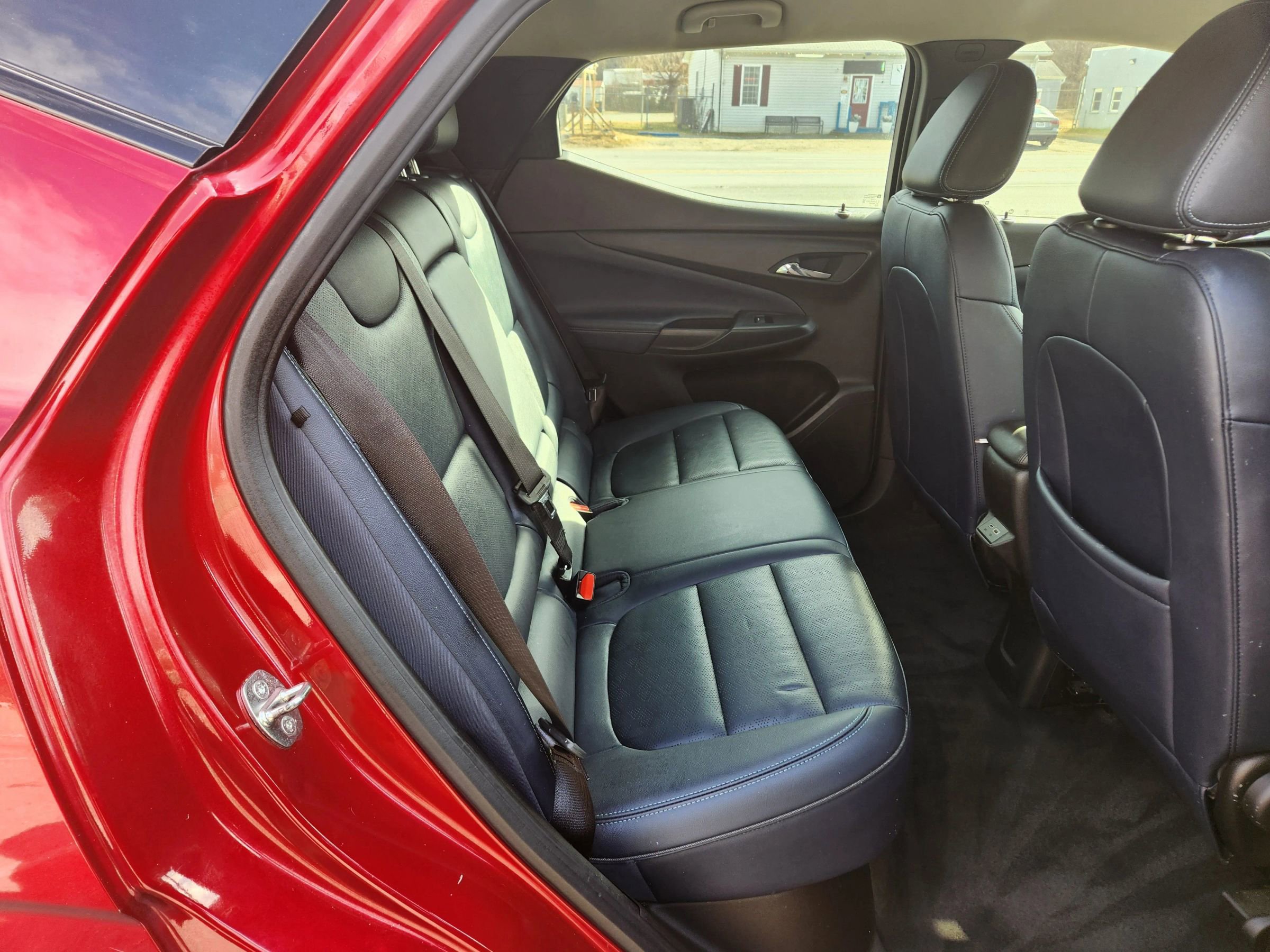 Used 2022 Chevrolet Bolt EUV LT w/ Convenience Package image 19