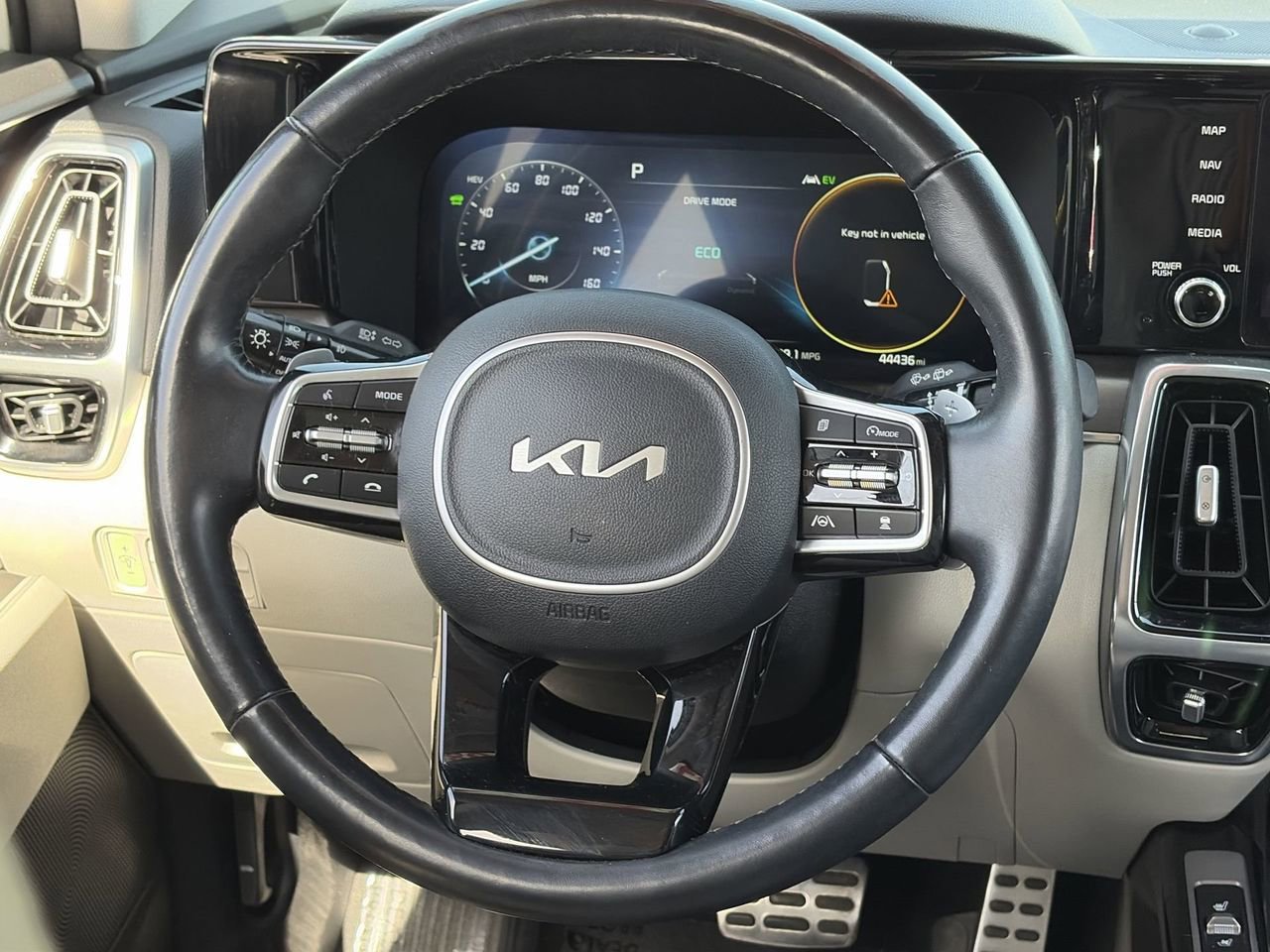 Certified 2023 Kia Sorento SX Prestige AWD/4WD image 13