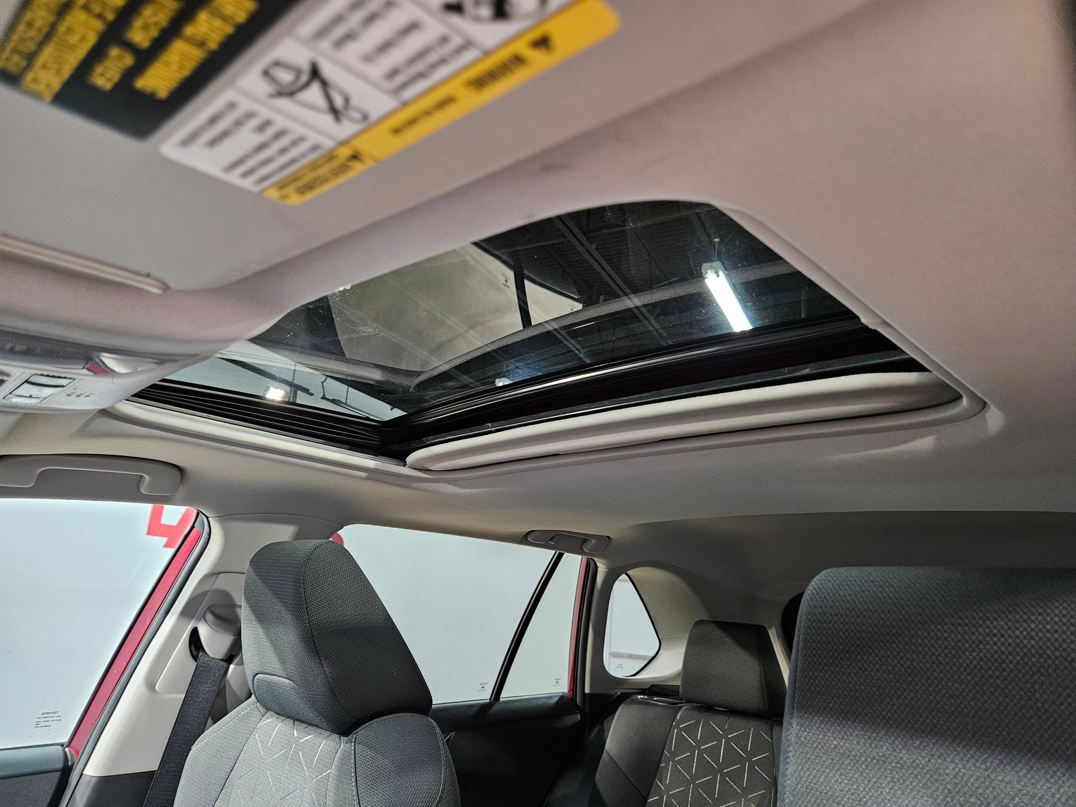 Used 2021 Toyota RAV4 XLE w/ Convenience Package AWD/4WD image 25