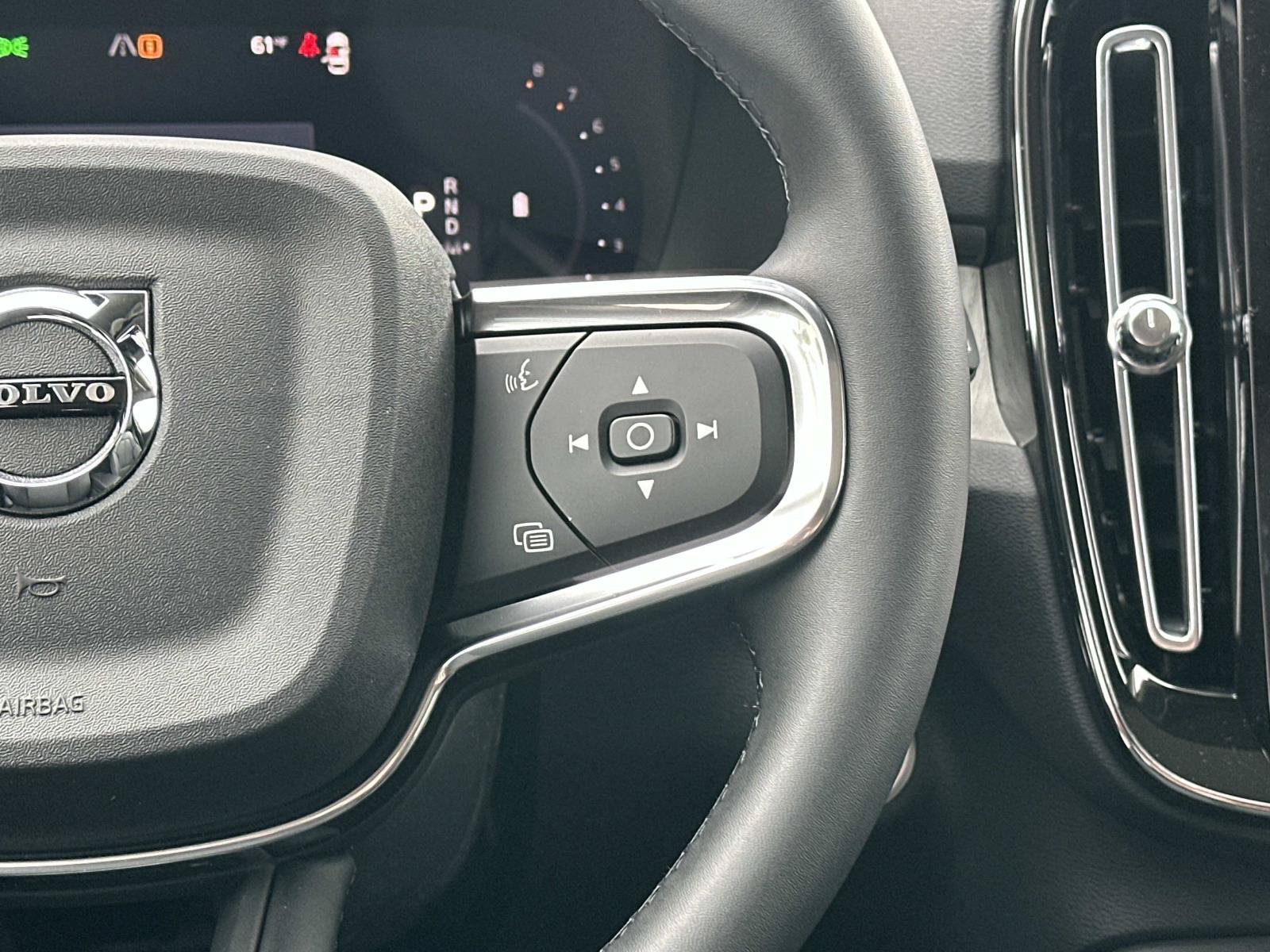 New 2026 Volvo XC40 B4 Plus w/ Climate Package FWD image 9