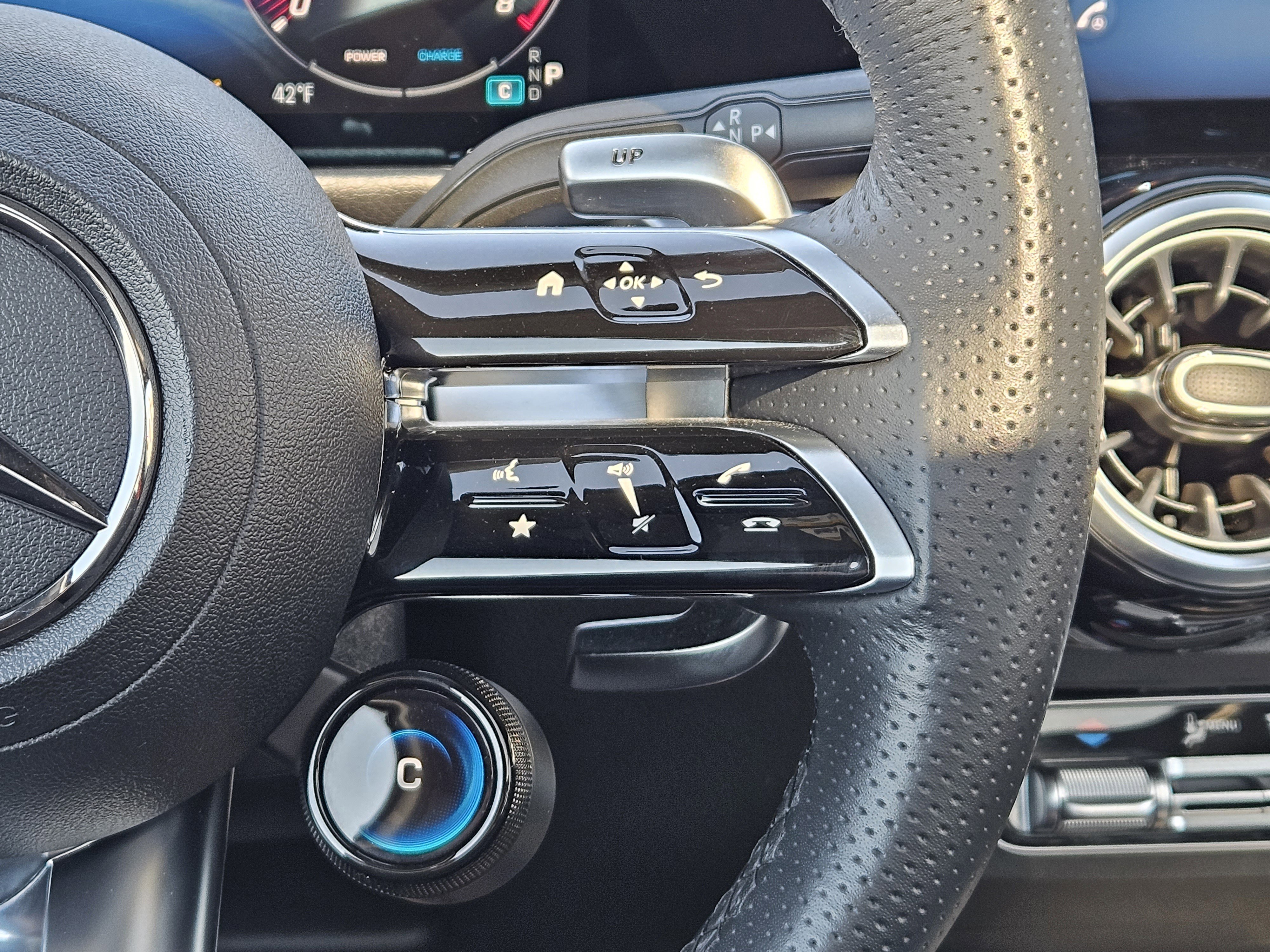 Used 2025 Mercedes-Benz GLB 35 AMG 4MATIC image 29