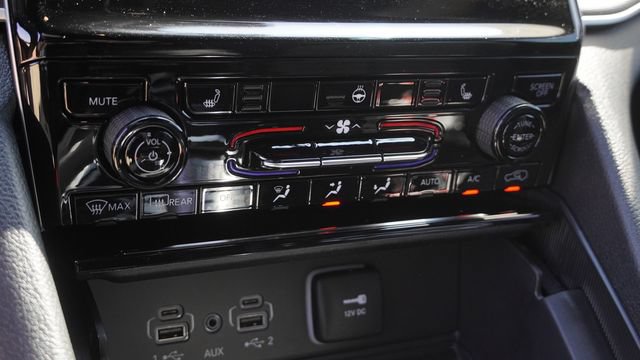 New 2026 Jeep Grand Cherokee Laredo X RWD image 25