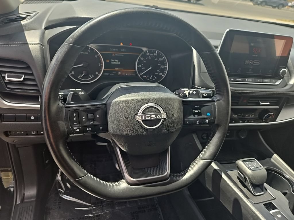 Used 2025 Nissan Rogue SV AWD/4WD image 13