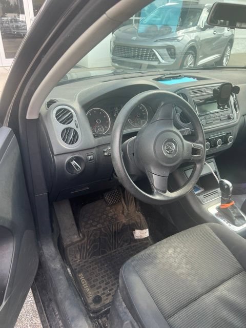 Used 2012 Volkswagen Tiguan S FWD image 11