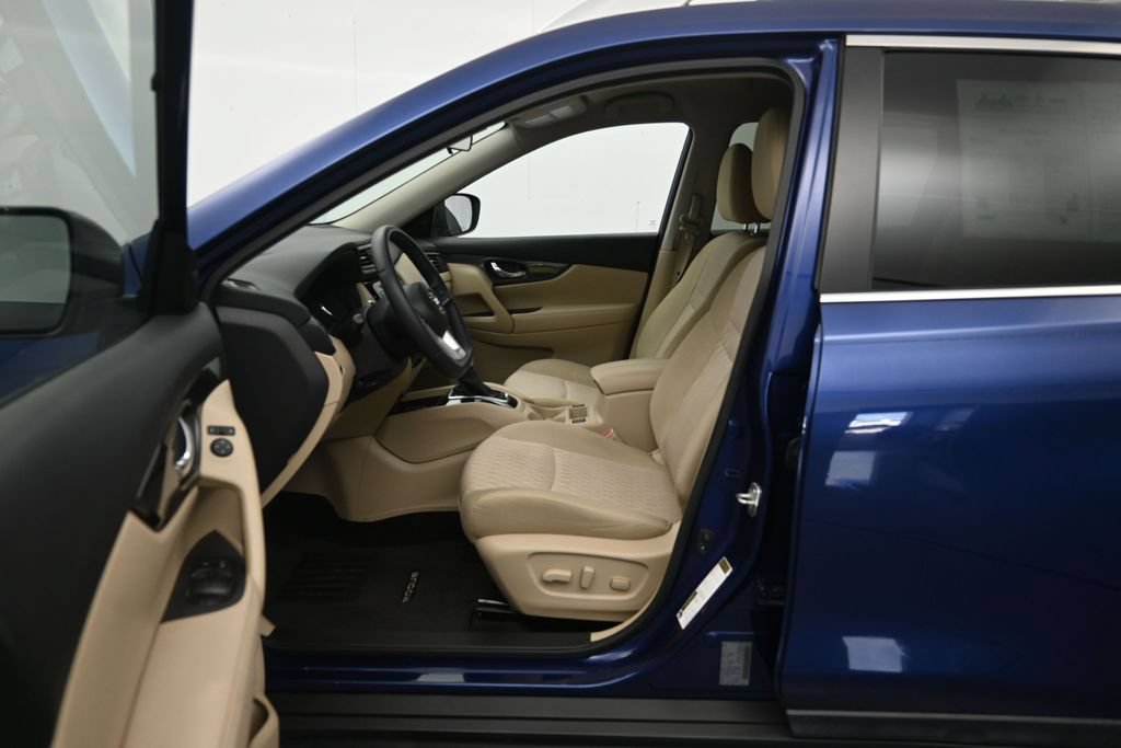 Used 2019 Nissan Rogue SV w/ Premium Package FWD image 20