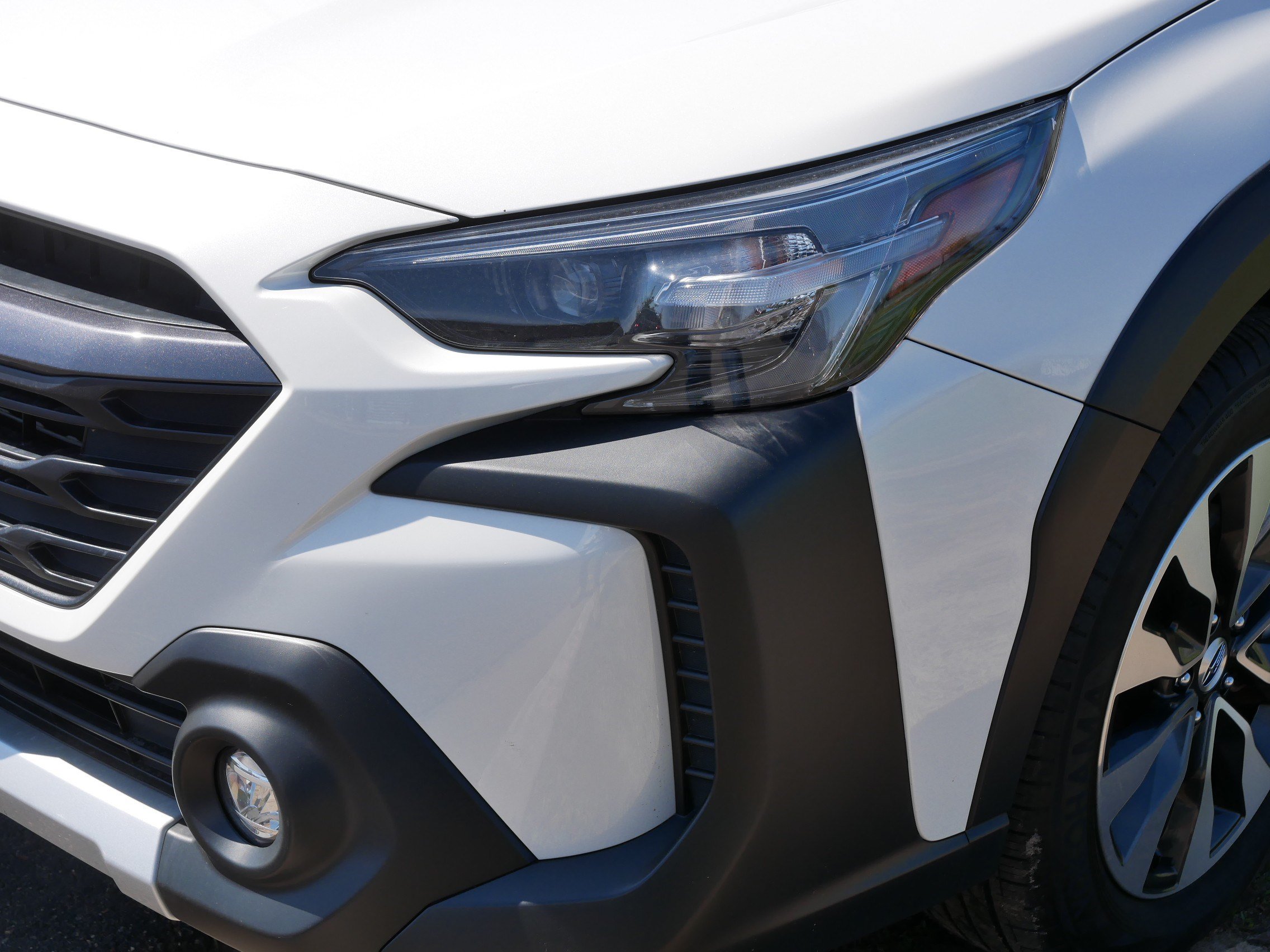 Certified 2025 Subaru Outback Touring XT AWD/4WD image 16