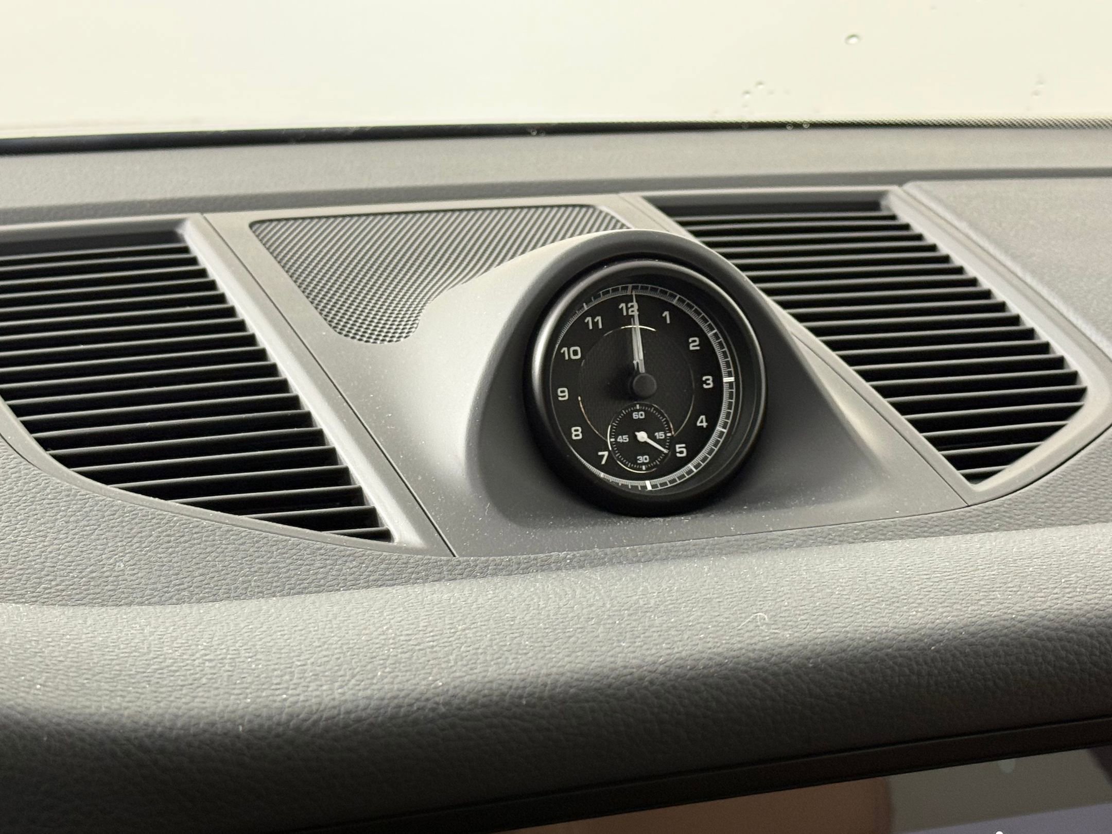 New 2025 Porsche Macan image 21