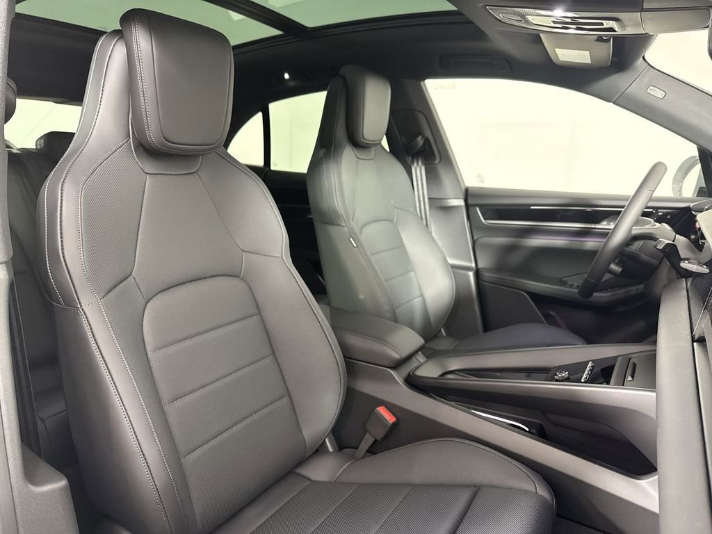 New 2025 Porsche Macan 4 Electric AWD/4WD image 25