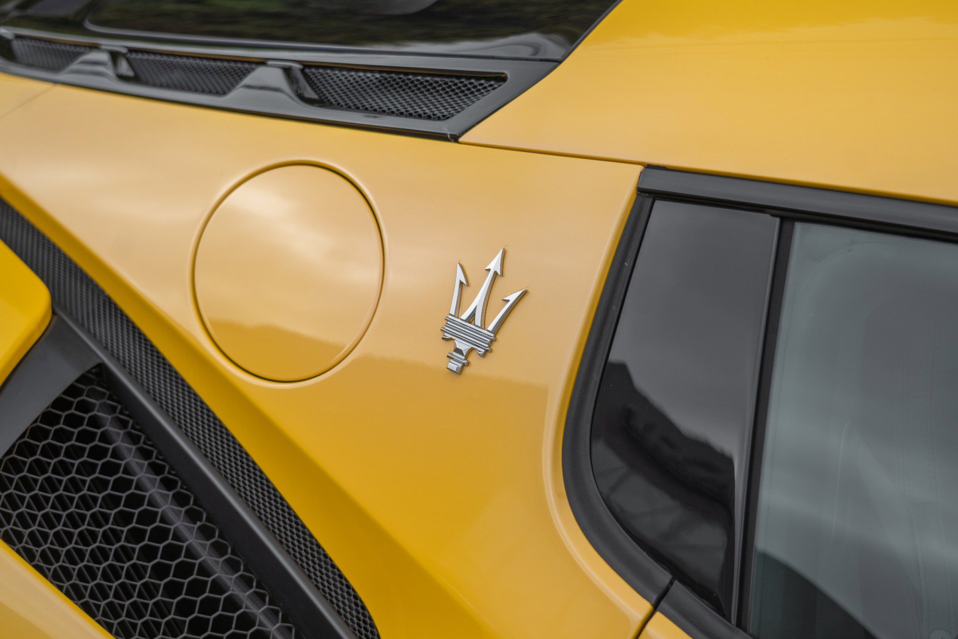 Used 2023 Maserati MC20 Coupe image 11