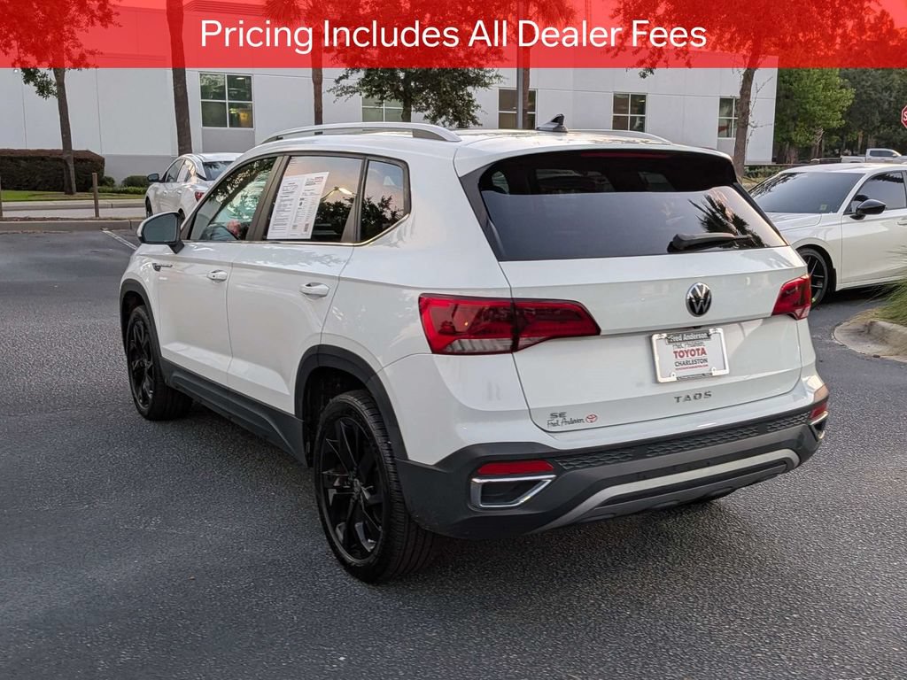 Used 2022 Volkswagen Taos SE w/ Panoramic Sunroof Package FWD image 6