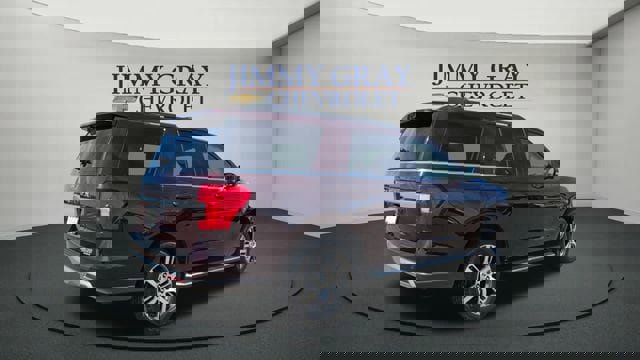 Used 2023 Ford Expedition XLT image 5